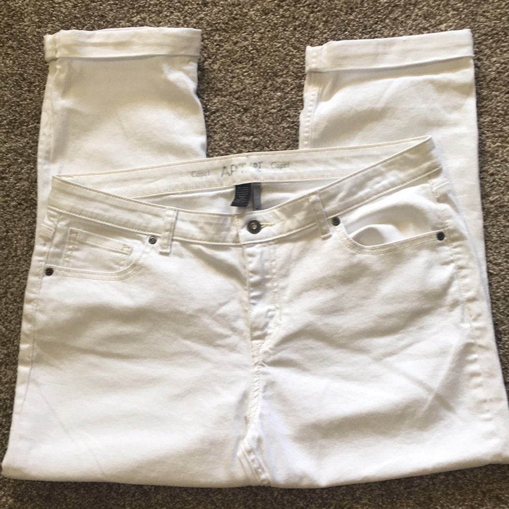 Apt. 9 Cropped White Jeans/Ankle Pants